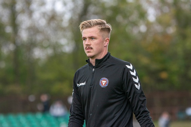 【世预赛】新帅首胜！费南多首球！中国男足战胜新加坡队.